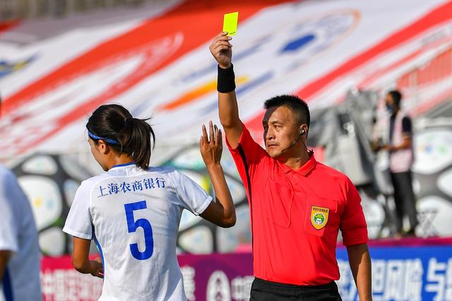 中国男篮传奇球星王治郅入选国际篮联名人堂