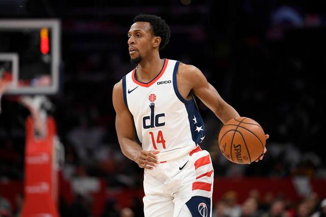 布朗32分米切尔空砍33分 凯尔特人大胜骑士1-0